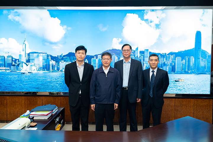 20180819 郭文奇部长视察钟山公司并看望江苏驻港企业代表2.jpg