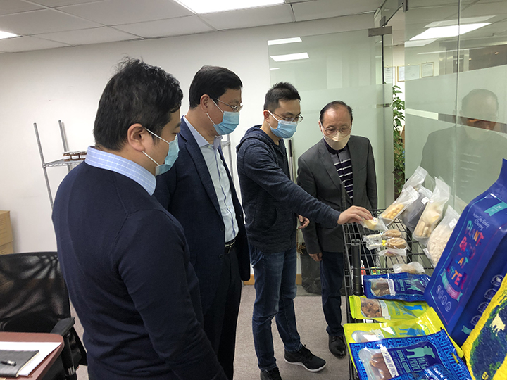 20220124 顏咏副總裁看望慰问江蘇駐港企業5.jpg